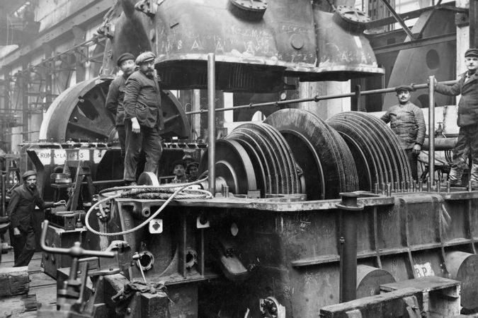 Lavorazione di una turbina navale 