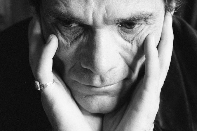 Pier Paolo Pasolini nella sua casa all'EUR