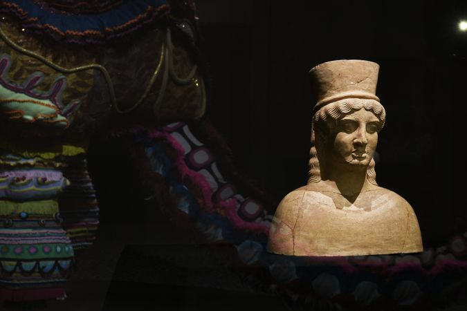 Busto di divinità femminile con polo