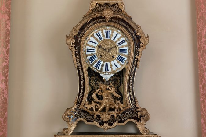 Orologio da mensola e fastigio tipo Boulle