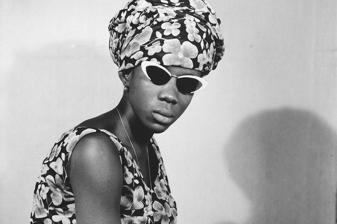 La signorina Kadiatou Touré con i miei occhiali fumé