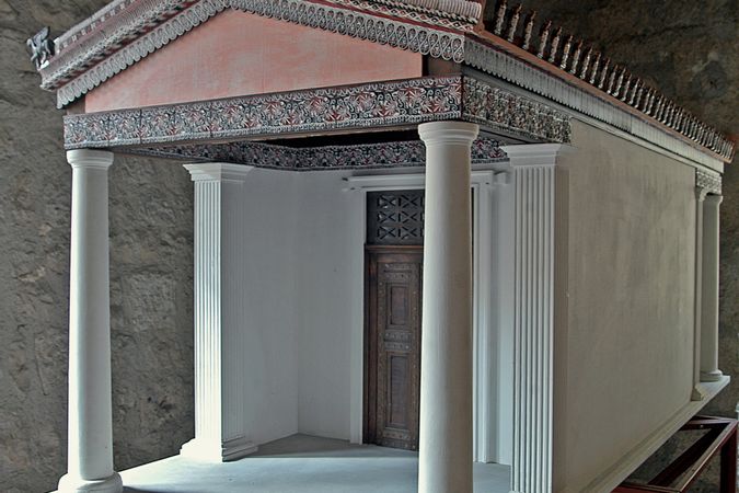 Modellino in scala del tempietto rinvenuto in località La Stazza