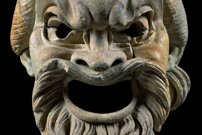 Maschera ornamentale di epoca romana ritrovata a Reggio Emilia