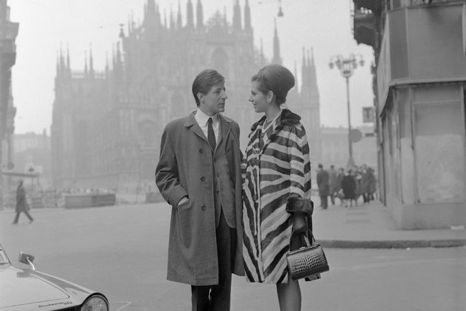 Giorgio Gaber e Ombretta Colli in piazza Duomo