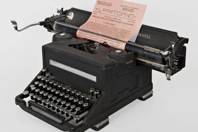 Macchina da scrivere M40/3 Olivetti 