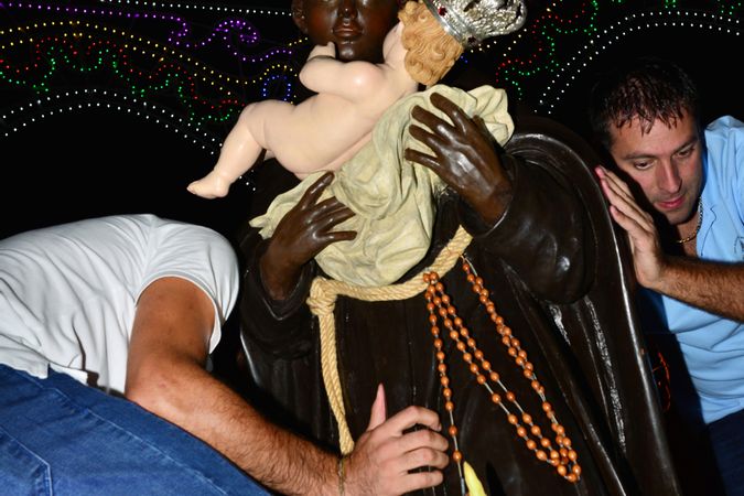 I portatori della vara alla fine della processione