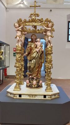 Madonna del Rosario e cassa processionale