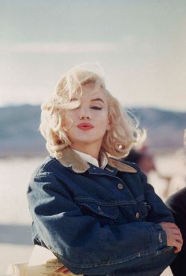 Marilyn Monroe in the Nevada desert