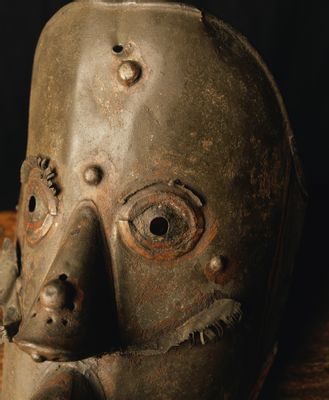  Fool's mask, Hever castle, England (torture)