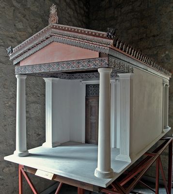 Modellino in scala del tempietto rinvenuto in località La Stazza