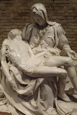  Pietà di San Pietro