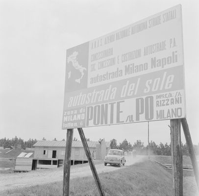 Cantiere dell’Autostrada del Sole per la costruzione del ponte sul fiume Po in località Mortizza (Piacenza)