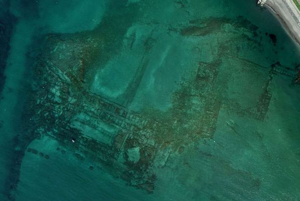 Foto aerea del parco archeologico di Baia