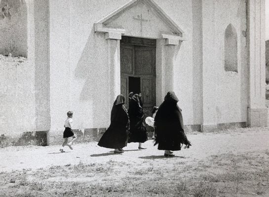 Orgosolo, uscita dalla chiesa