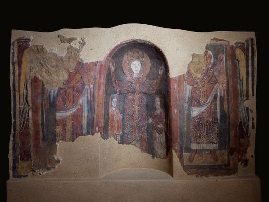 Affresco raffigurante la Vergina Orante e Regina con due offerenti e angeli