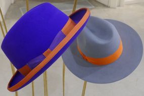 Due incontri di approfondimento serali per conoscere il mondo del cappello e del museo nei suoi risvolti sociali e culturali.